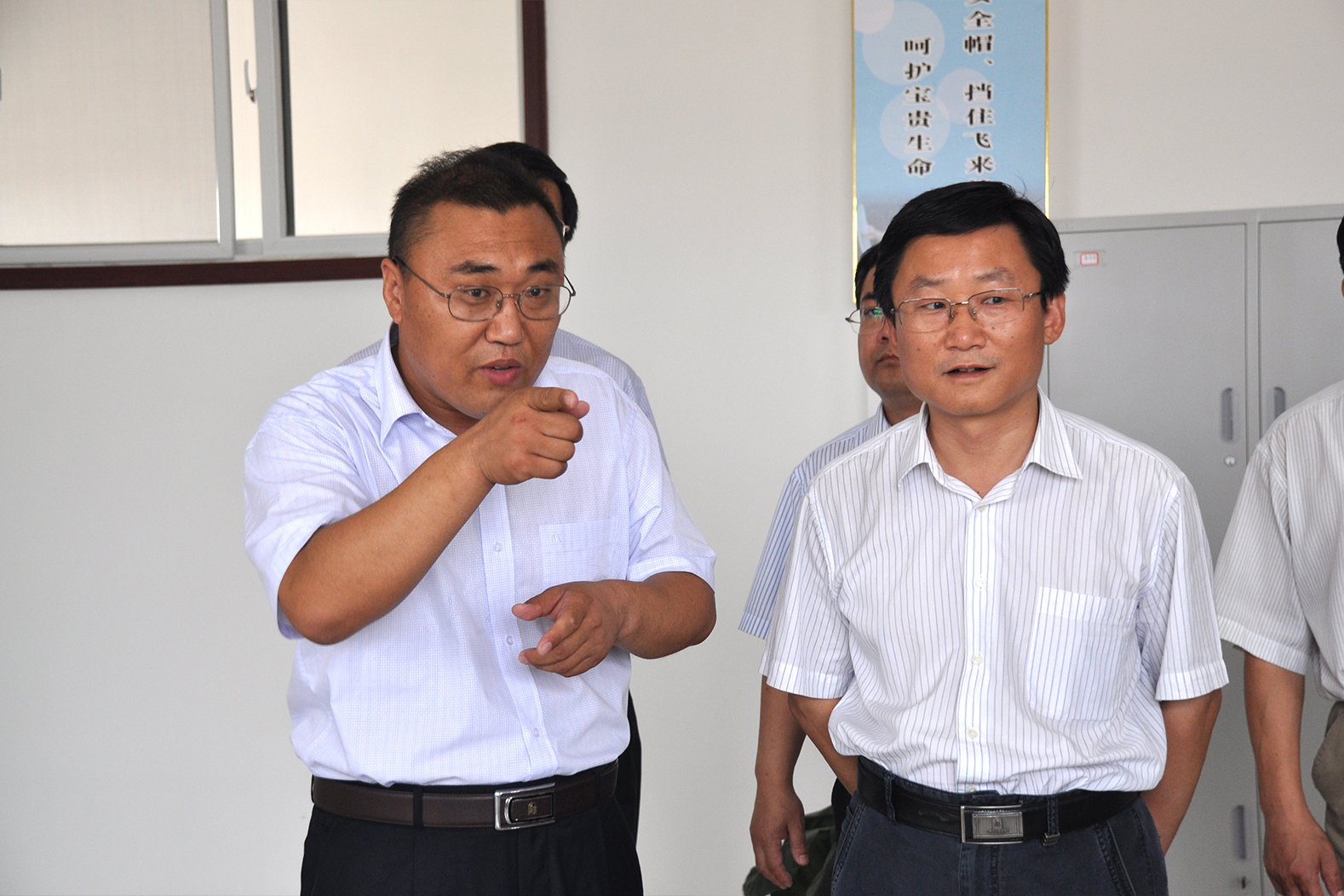 5、原廣饒縣委書記現(xiàn)東營市政法委書記田和友到公司視察指導(dǎo).jpg